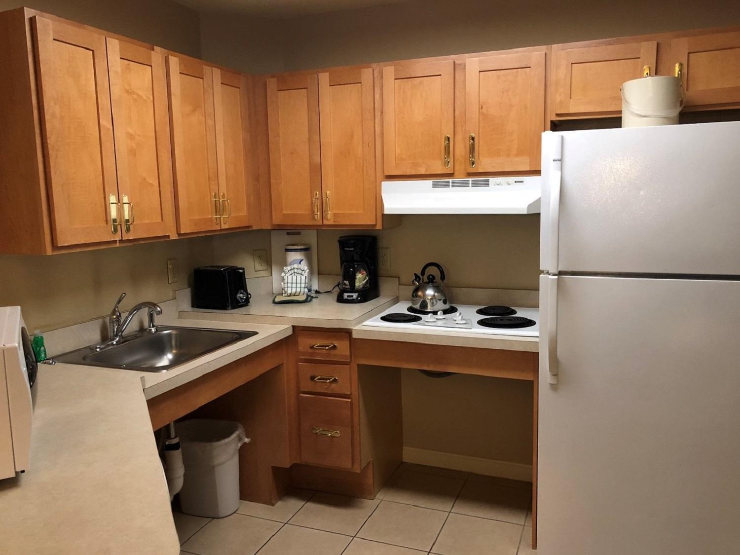 Vacation Village In The Berkshires Hancock Pokoj fotografie A typical kitchen in a typical apartment