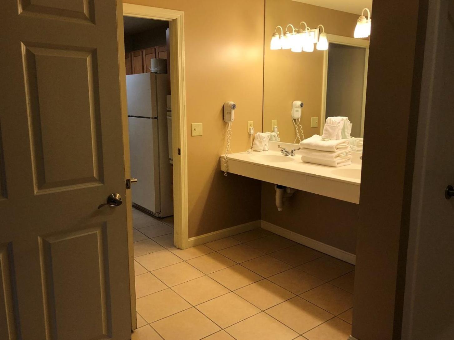 Vacation Village In The Berkshires Hancock Pokoj fotografie A bathroom at the Inn at the Opera
