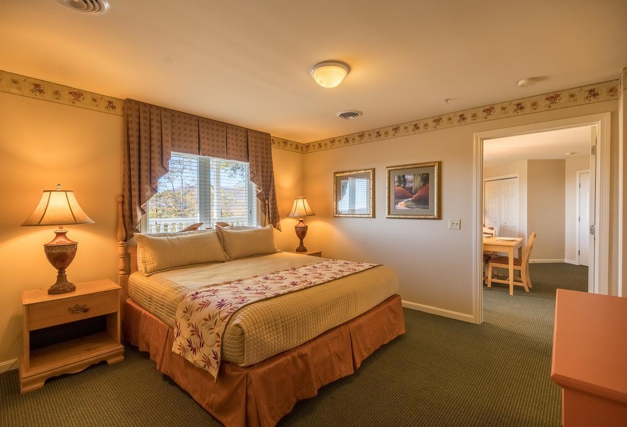 Vacation Village In The Berkshires Hancock Exteriér fotografie A bedroom at the Grandview Lodge