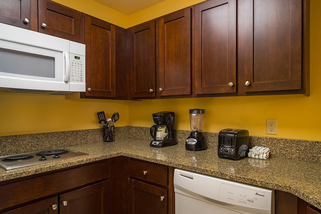 Vacation Village In The Berkshires Hancock Exteriér fotografie A typical kitchen in a Marriott Vacation Club villa